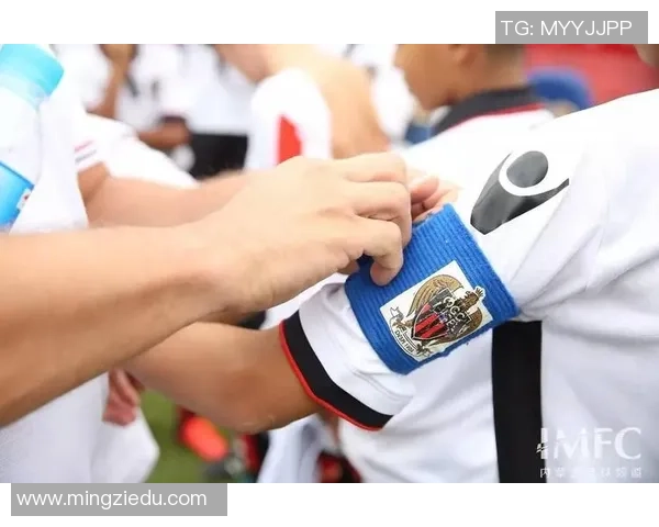 足球明星享受专业脚底按摩的精彩瞬间与背后故事分享